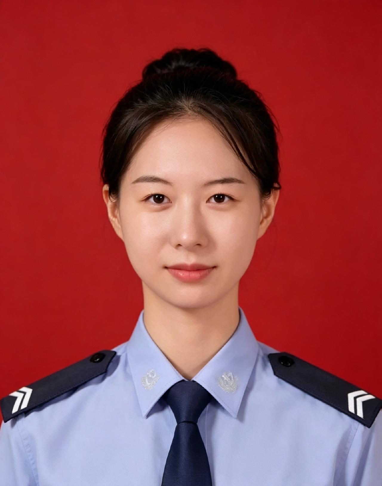 崔译文，1999 年 2 月生，桂林电子科技大学学生。

2019 年 3 月 