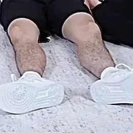 张极 富公哦短裤毛裤一起穿 
