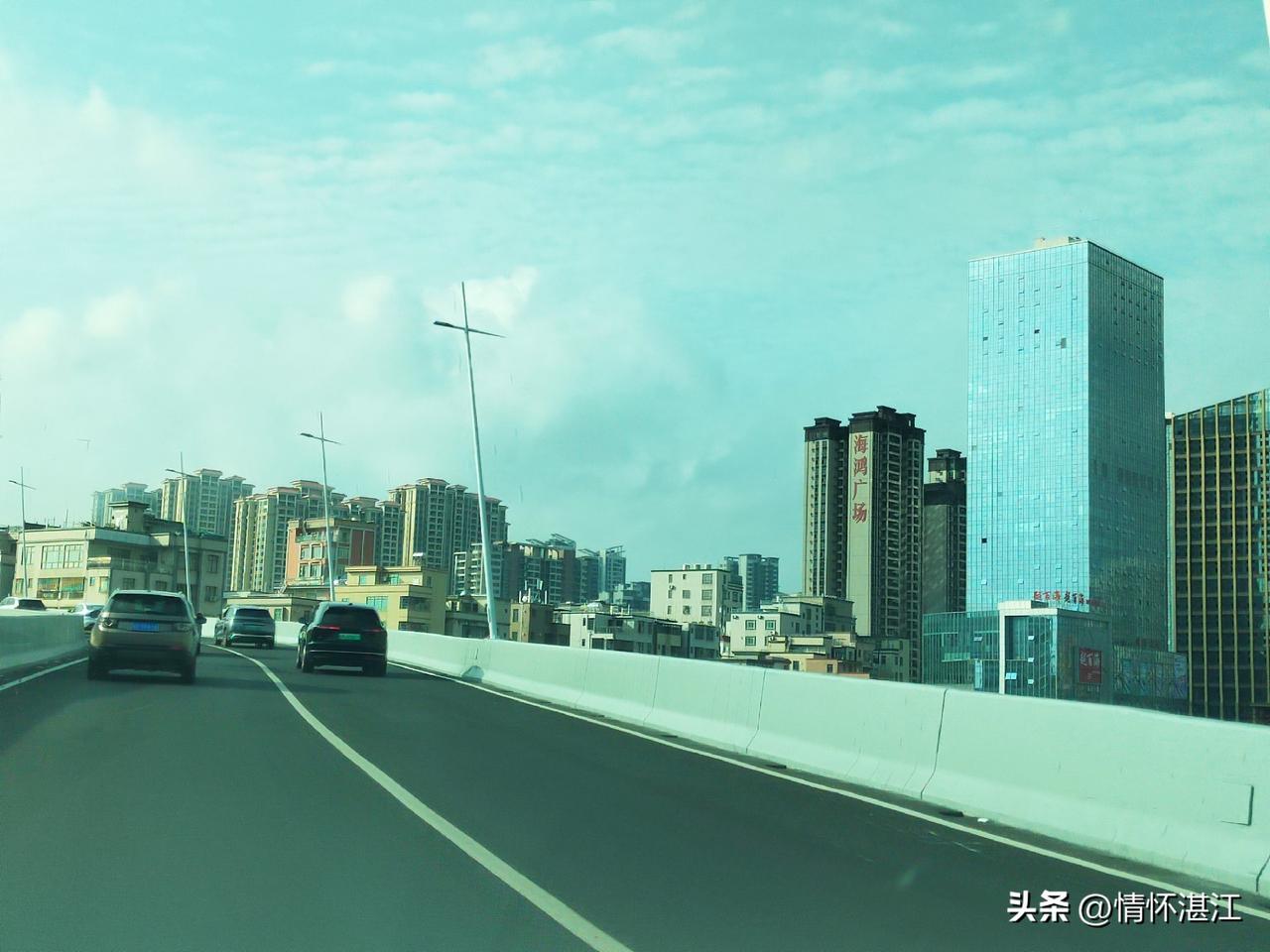 不知道湛江市民们体验过了没有，湛江海湾大桥海滨大道匝道引桥通车以后，从赤坎区方向