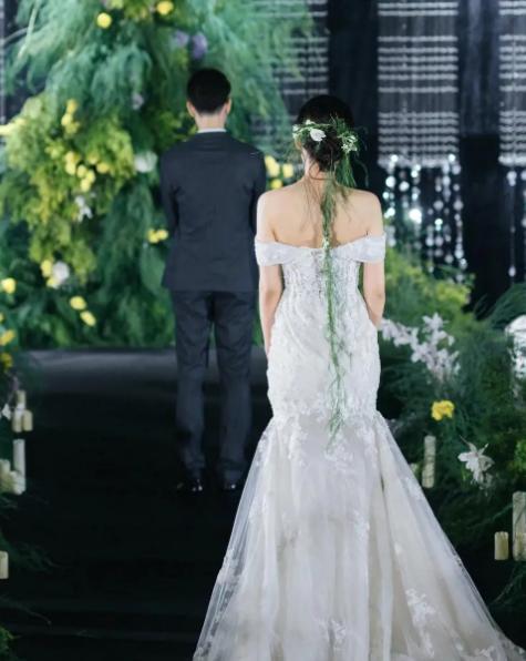 长沙一桩婚礼闹出天大难堪！姑娘婚前悄悄把自己辛苦攒下的几十万存款全都转给父母，就