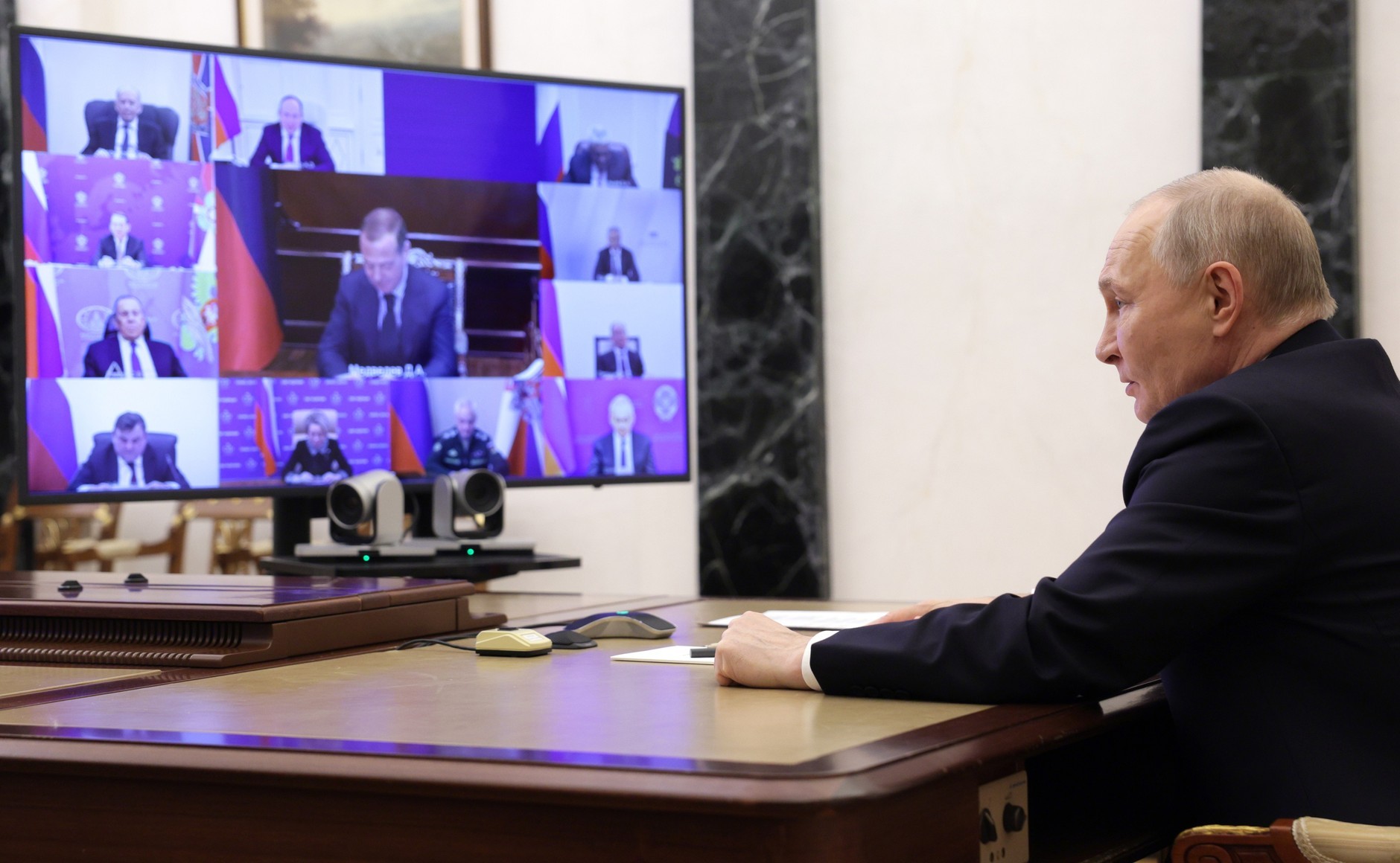 瓦洛佳小朋友  与俄罗斯联邦安全会议常任成员召开会议弗拉基米尔·普京以视频会议方