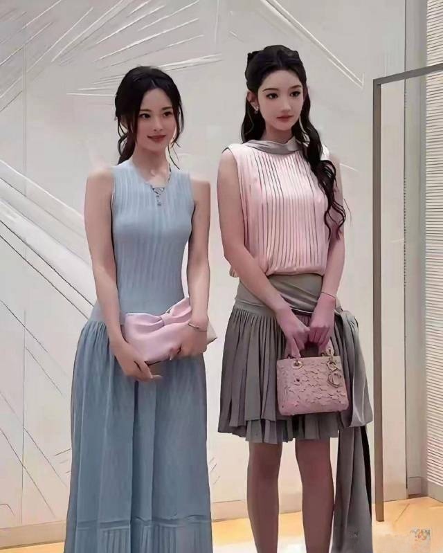 王玉雯与路人拍照,差别立刻显现出来 