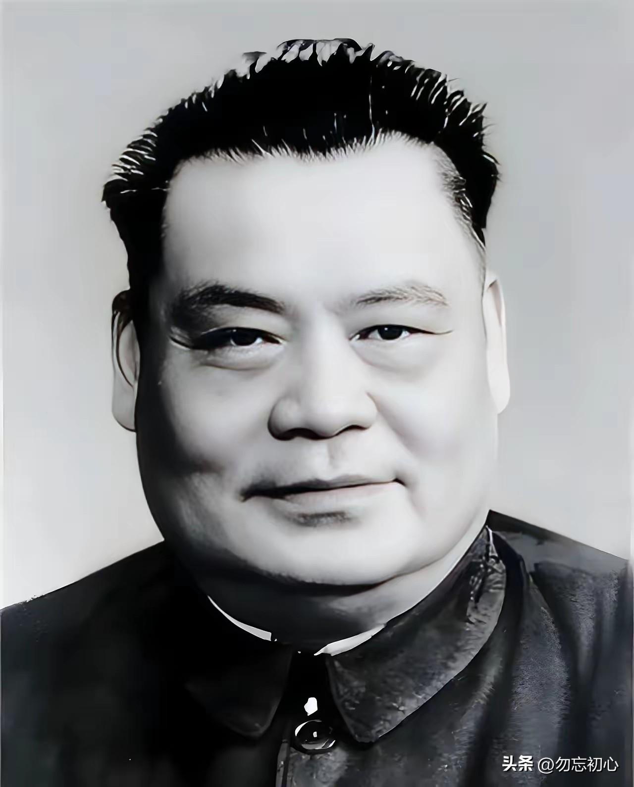 半生牵挂意难平！开国省长一段长征情缘，藏着乱世最无奈的别离
 
长征途中他与中央