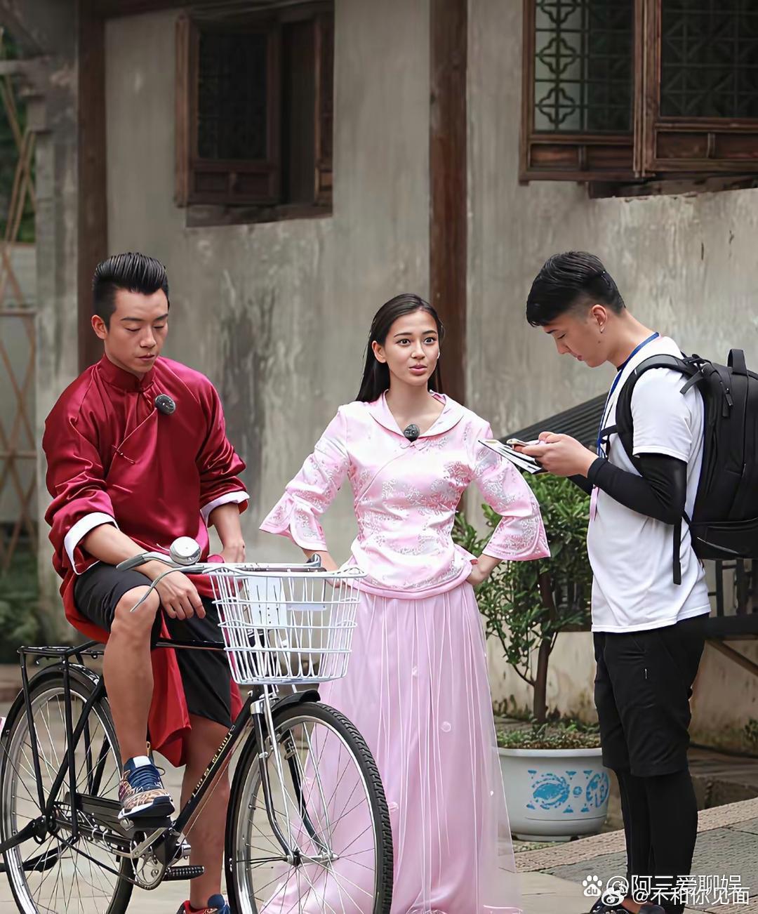 baby素颜不算白，但是五官太漂亮了，很真实 