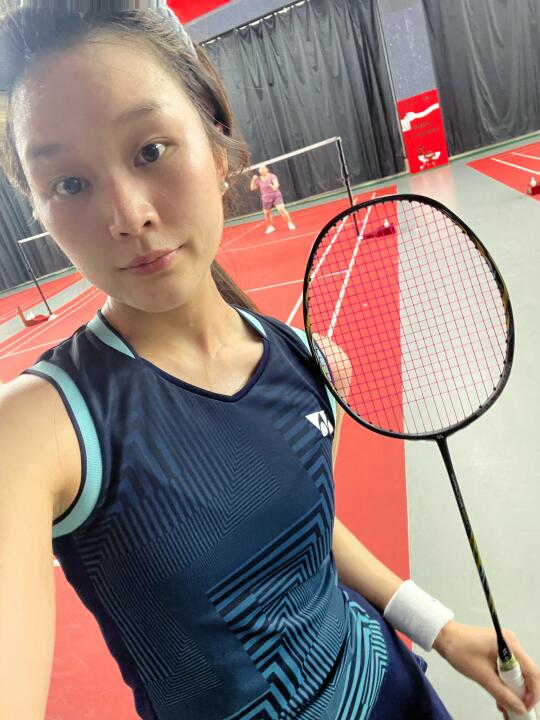🏸大师说：今日宜打羽毛球！