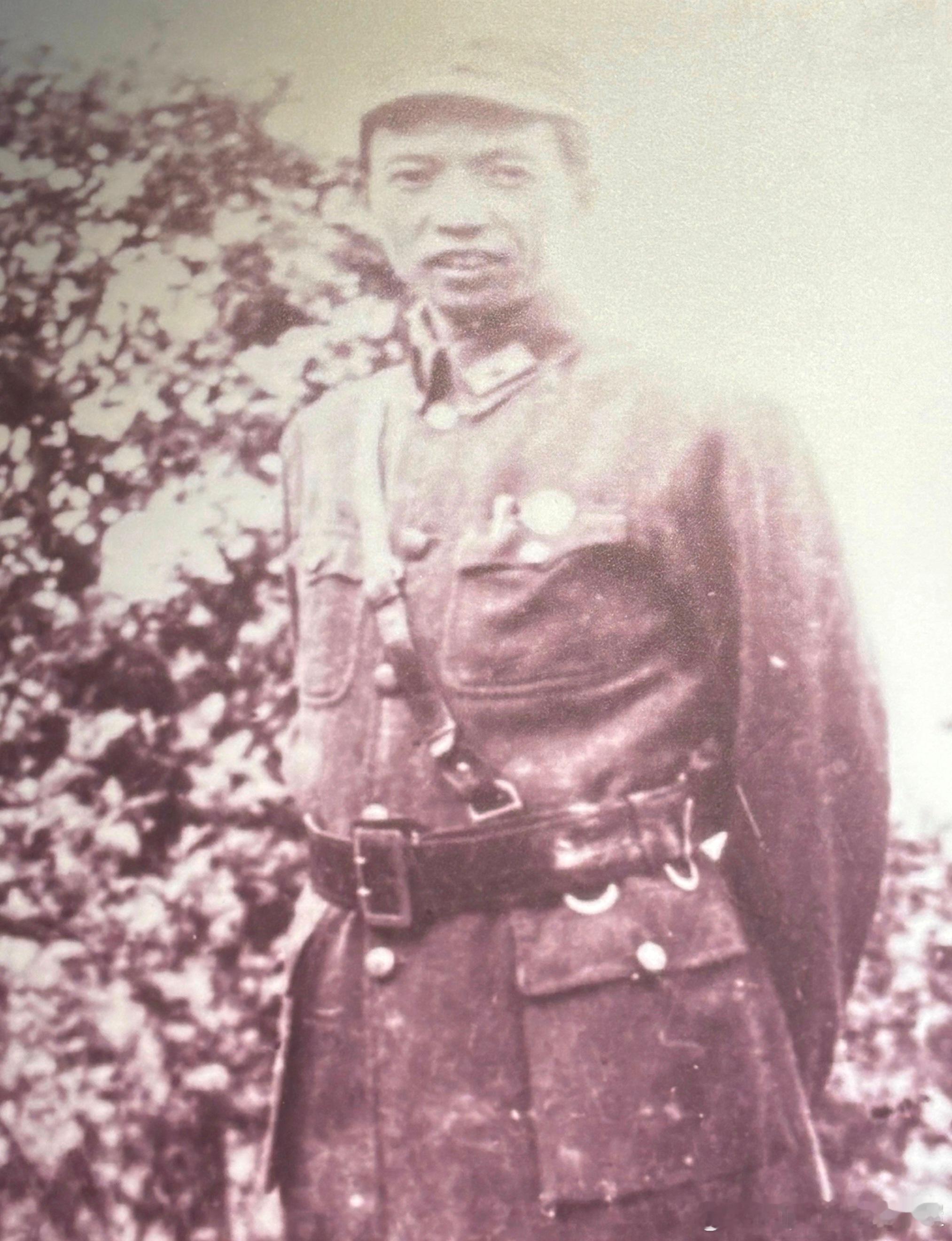 1939年1月八路军驻重庆办事处在原八路军武汉办事处和八路军重庆通讯处基础上正式