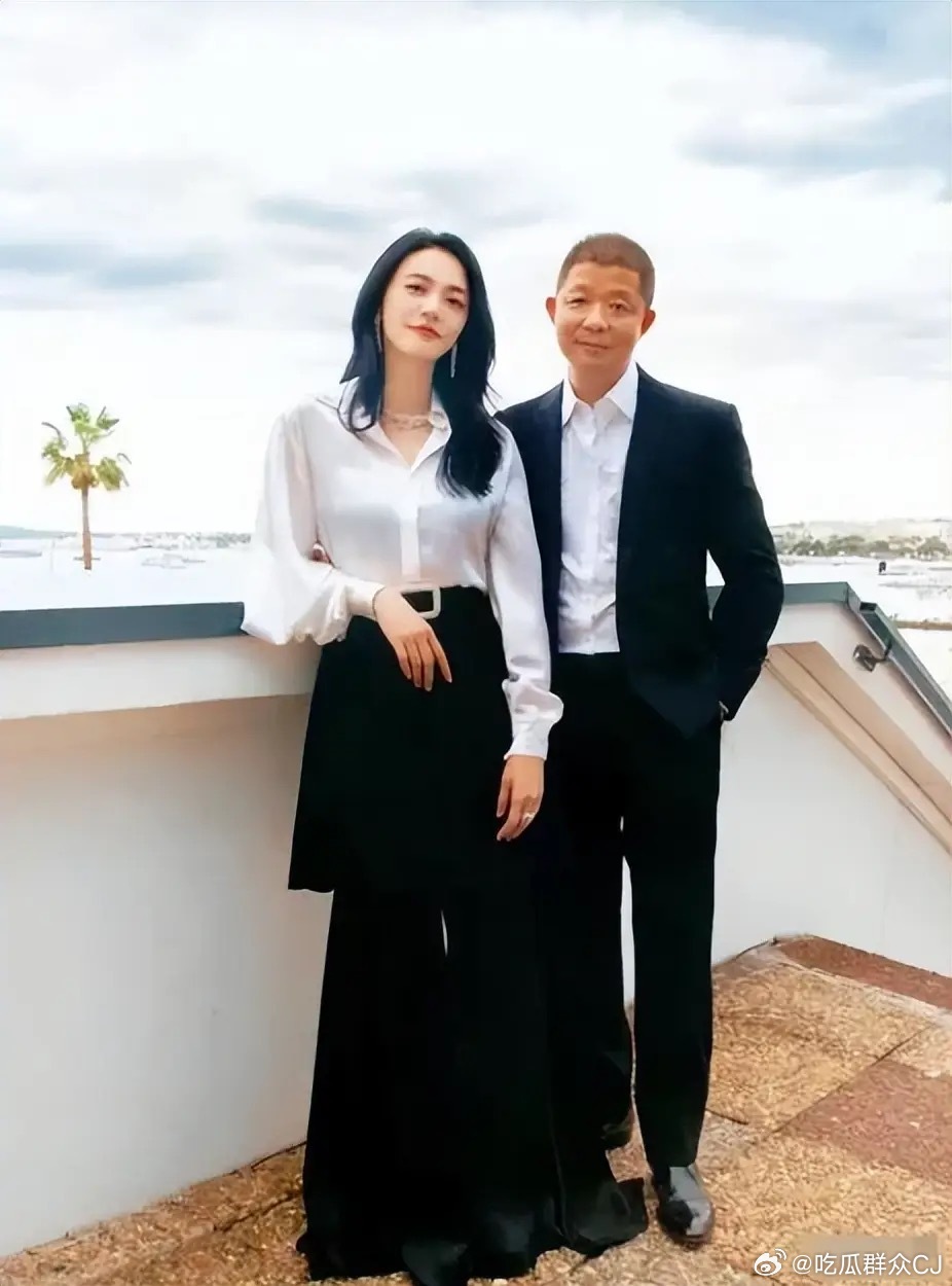 姚晨曹郁官宣离婚姚晨官宣与摄影师曹郁离婚，表示两人多年前已经平静离婚，但考虑到孩