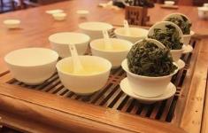 年龄大了要忌茶？医生提醒：喝茶需注意这几点，许多老人还这么喝

随着年龄的增长，