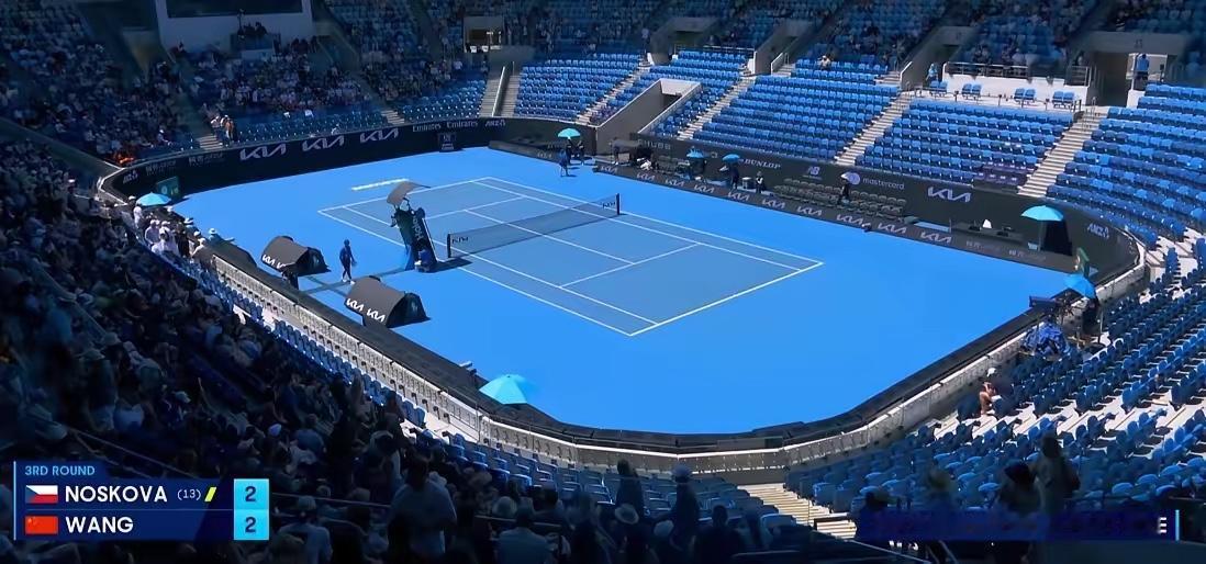 在体育赛事里，天气因素对比赛的影响不容小觑。就拿网球比赛来说，温度、湿度、风力等