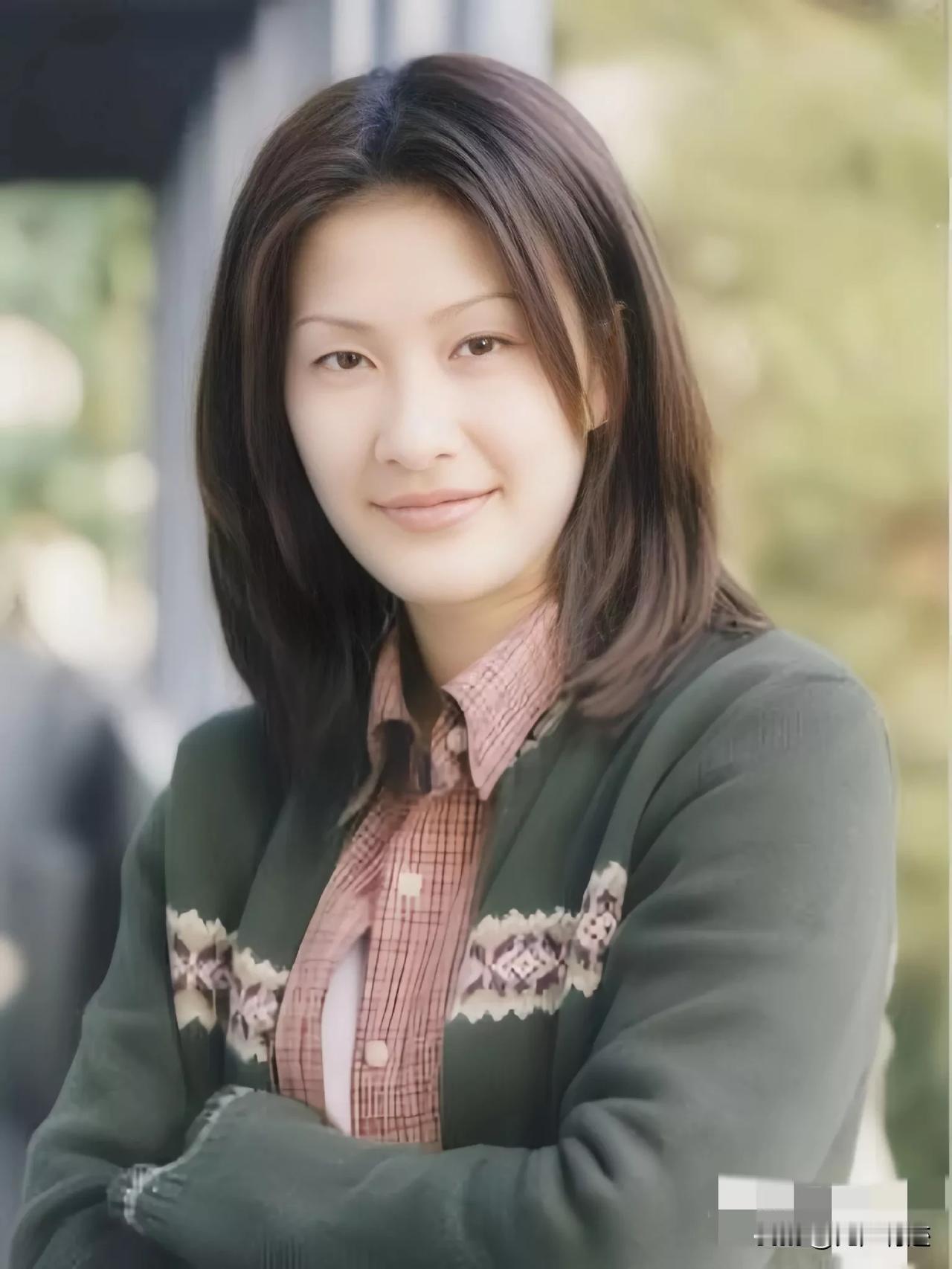 陈慧珊，她是一位很奇特的香港女演员。大部分女演员能成功，能当主角多少有点美貌在身