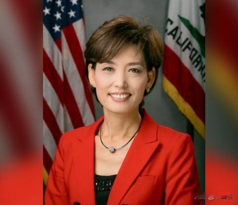 美国国会的泡菜妹还想跟中国玩古墓派招数？
美国第1个韩国裔的众议员金映玉，可能是