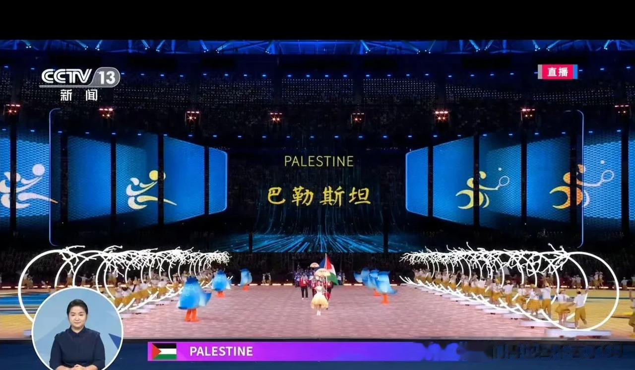 今晚，巴勒斯坦残疾人运动员登场时，全场观众为之欢呼 ​​​。
他们可能在担心现在