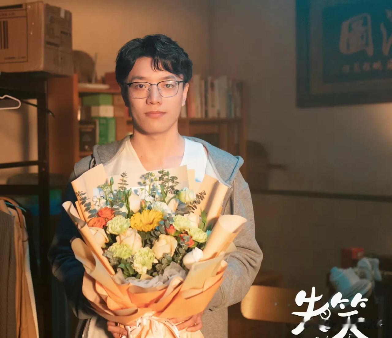 脱口秀演员杨波因出轨粉丝事件，再次微博发声，称做鬼也不会放过韩如雪，女朋友受不了