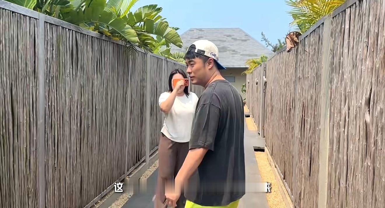赫哥的vlog三个工作人员一起录 我羡慕哭了…… 