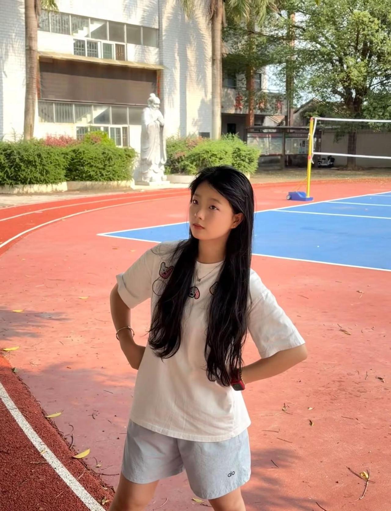 想不到吧还有几张夏日休闲风ootd 梦回上学时代