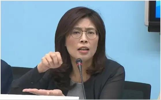 国民党党主席选举，很多大陆网友支持郑丽文和张亚中，因为他们支持一个中国和统一，耐