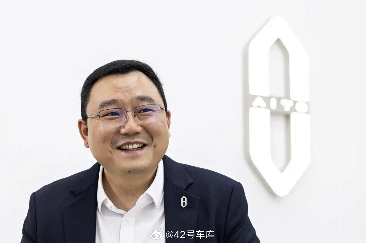 赛力斯汽车有限公司于 6 月 5 日发生工商变更，创始人张兴海卸任董事长，其子张