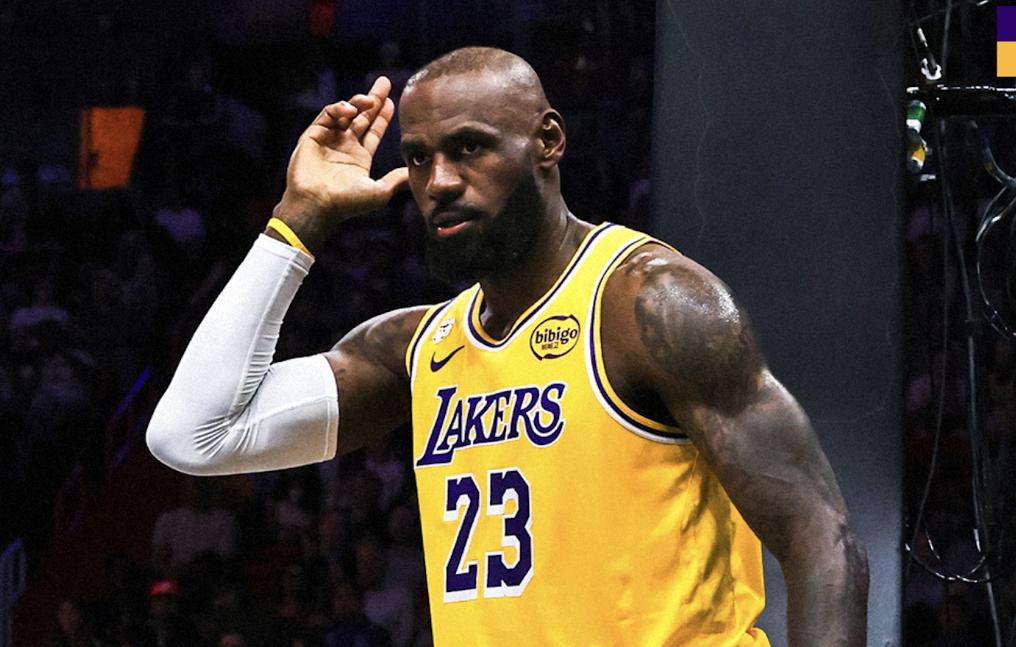 詹姆斯在东契奇身边终于学会了打无球！

估计连詹姆斯自己都不会想到他在四十多岁的