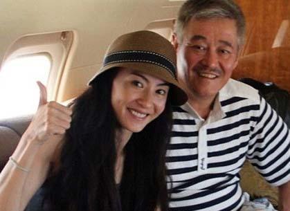 当年，赵本山给张柏芝打电话:“你要是在香港过不下去，就到东北转一转。”张柏芝二话