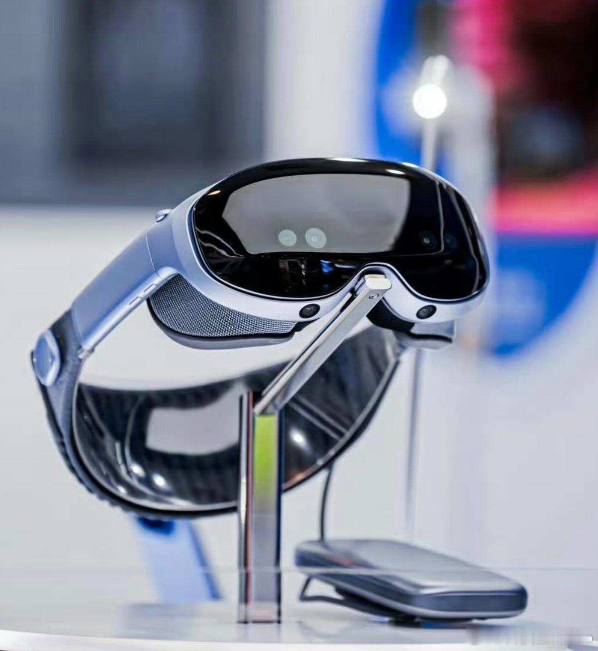 vivoVision要来了 vivo的头显真机曝光了，据说在重量方面比苹果要友好