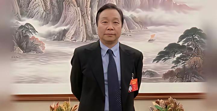 从徐州铜山的小碾米厂到享誉全国的国家级农业龙头企业，维维集团的崛起轨迹中，创始人