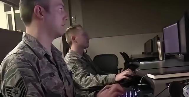 美国分分钟让中国断网？全球仅13台根服务器，美国独占10台，中国却一台都没有，一