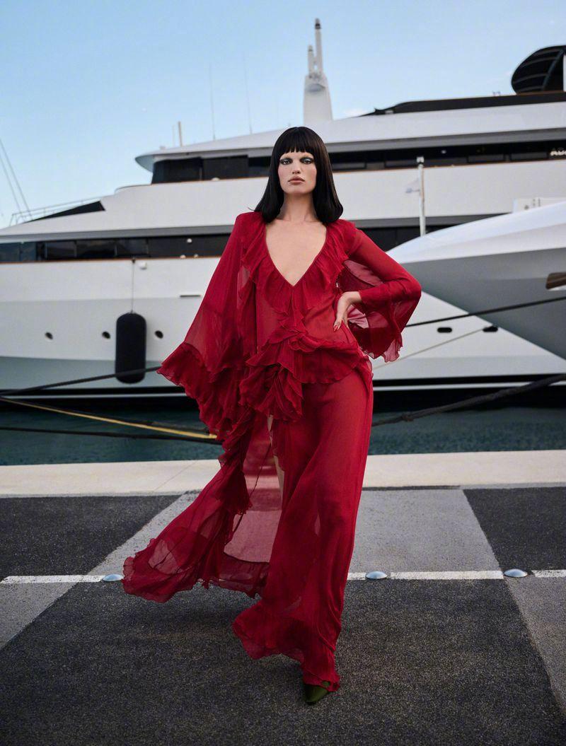 Vogue Greece July 2026 希腊版七月刊，超模Daphne G