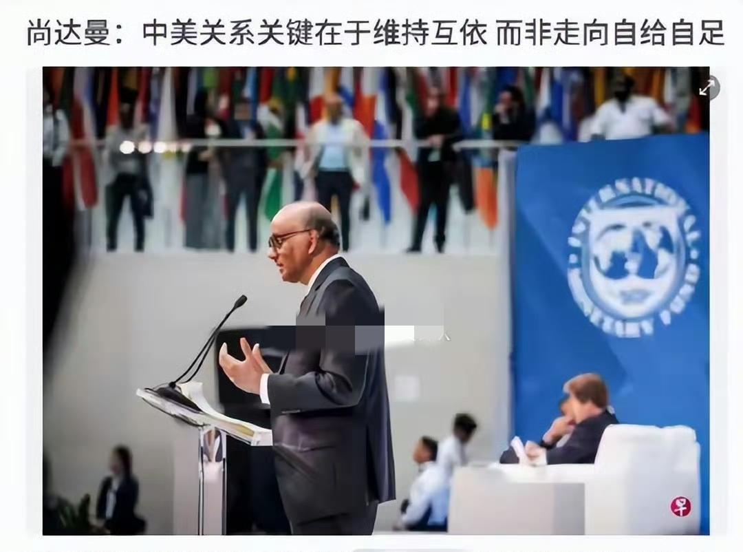 新加坡一路向西。
（如图所示）新加坡很早就做出了选择，上世纪末就关闭了以华文教育