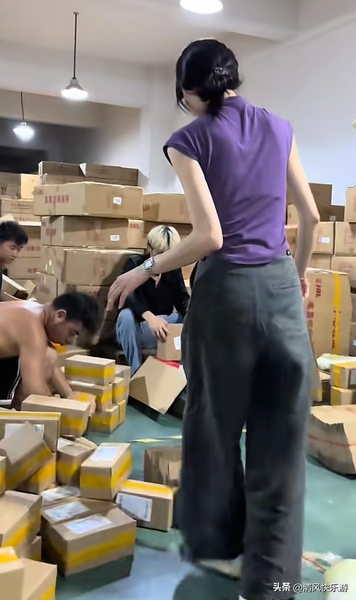 一个人在家做了电商才明白，挣钱要靠脑子，而不是靠体力，想想以前上班挣工资，一辈子