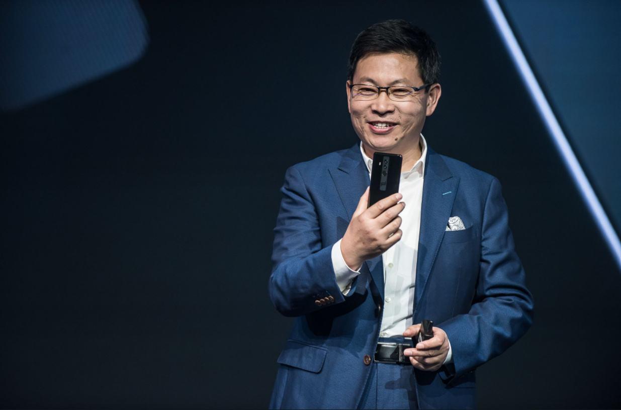余承东微博认证更新！此前，余承东微博的“头衔”仍显示为“终端BG CEO”，现在