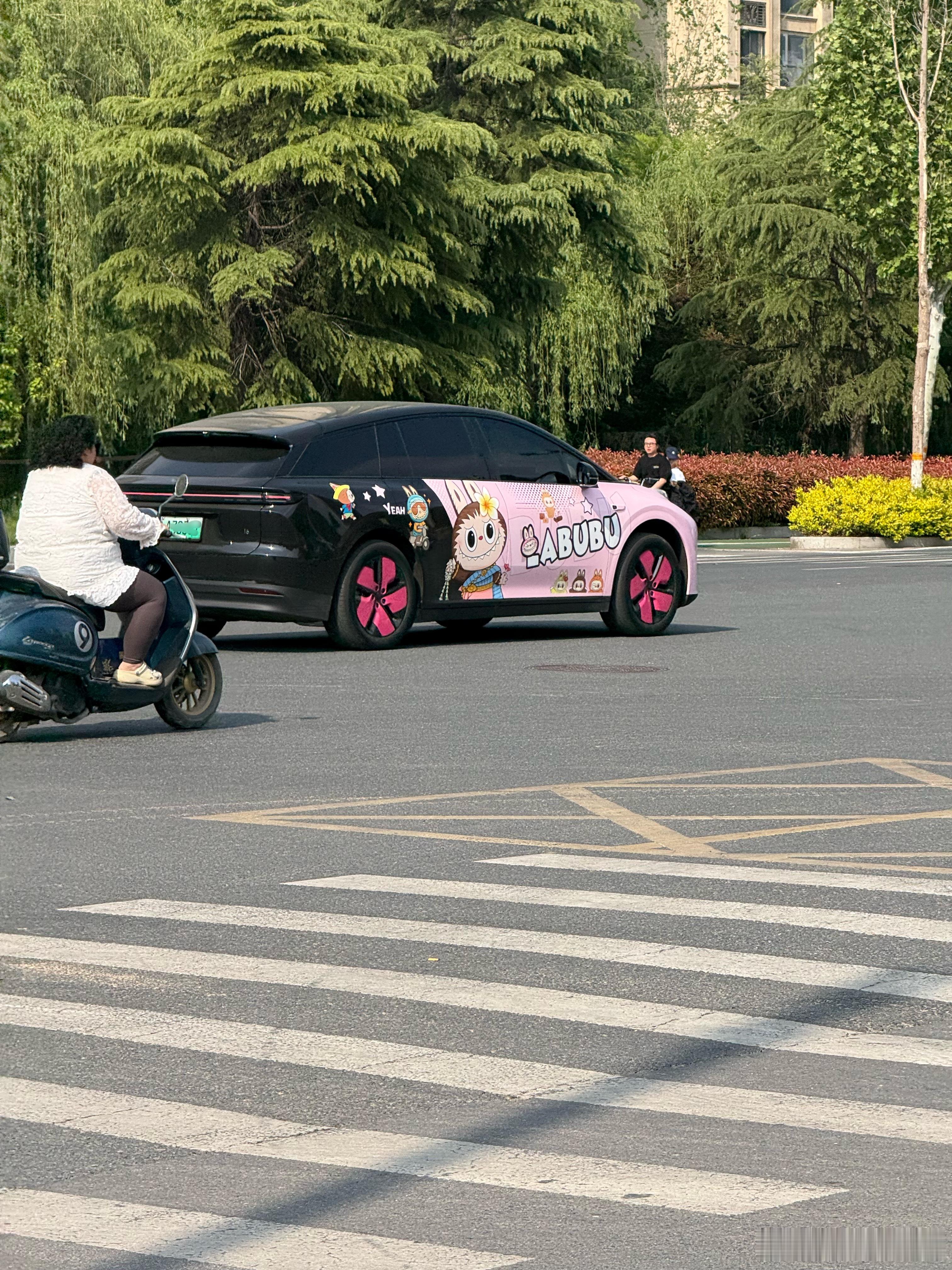 捕获一个特别酷的理想i6 …理想汽车