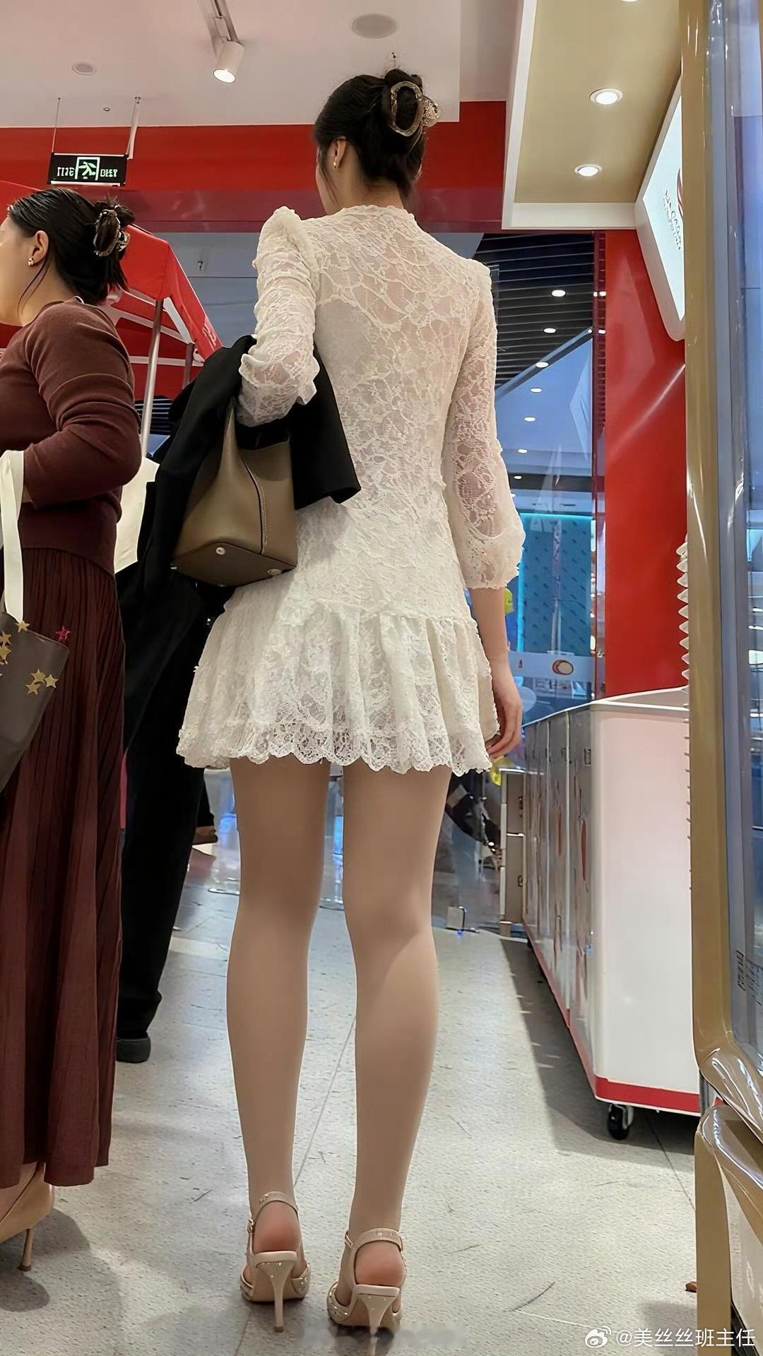 轻熟女神范儿时尚街拍