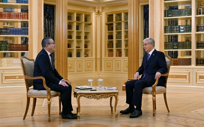 近日，哈萨克斯坦总统托卡耶夫在接受专访时，回应了民众长期关注的企业家相关议题。