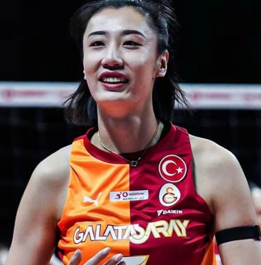 王缓缓
2026年6月4日
世界女排联赛南京站
中国女排3-2战胜泰国队的比赛中