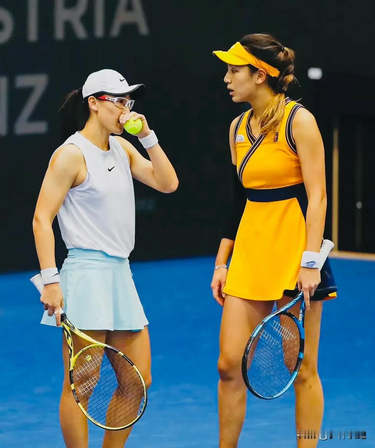 王欣瑜/郑赛赛继续搭档，在WTA500柏林女双第一轮比赛中，她们在第一盘抢七6-