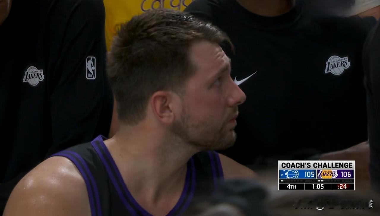 湖人双星东契奇和詹姆斯真是面和心不和！在今天湖人主场以109：110不敌魔术的赛