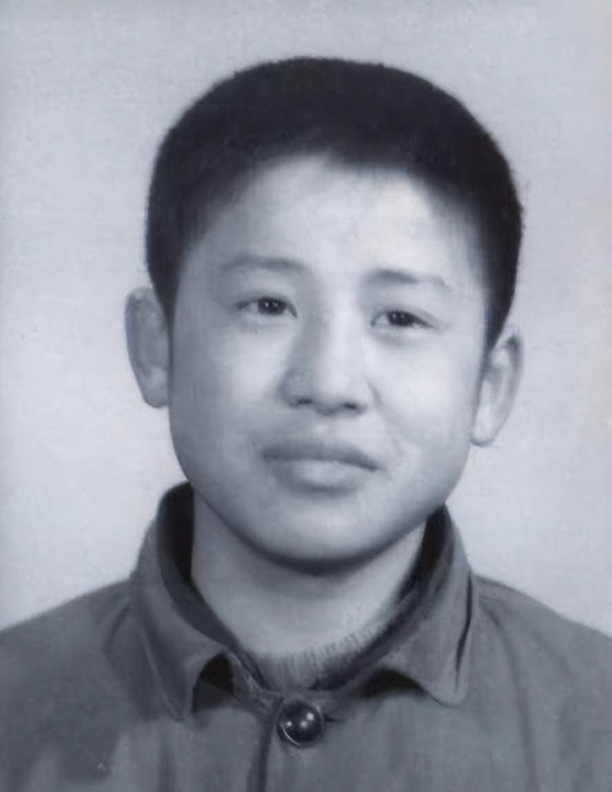 你知道吗？娱乐圈里的明星也不是那么好当的，咱们的张国强就吃了不少苦头。他年轻的时