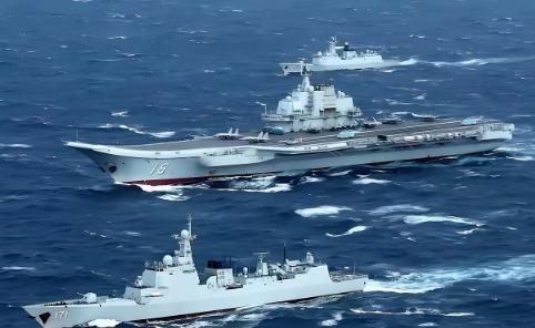 总感觉，咱们的航母出海，带的军舰有点少。
这次辽宁舰出海，跟随的有055大驱一艘