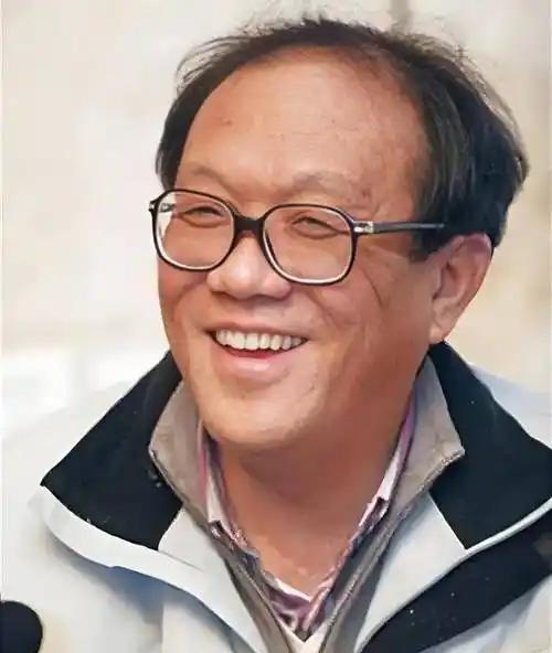 一段令人深思的话：“当你开始讨厌自己的父母，内心对他们产生反感，并清晰地察觉到他