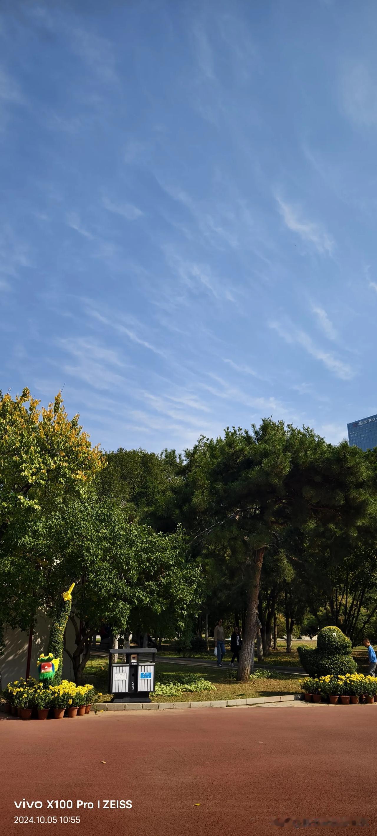 白云似轻纱飘逸