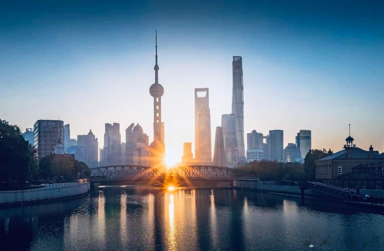 今日，A股不简单了！AI带着双创指数暴力反弹，赶紧分享几句重点……1、AI硬件上