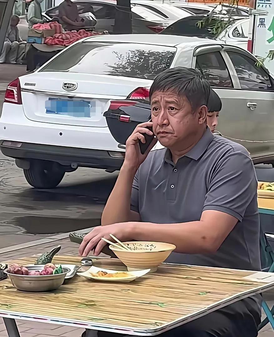这才是好演员，无语一句台词，全身都是戏。

《士兵突击》诞生了了一大批优秀的演员
