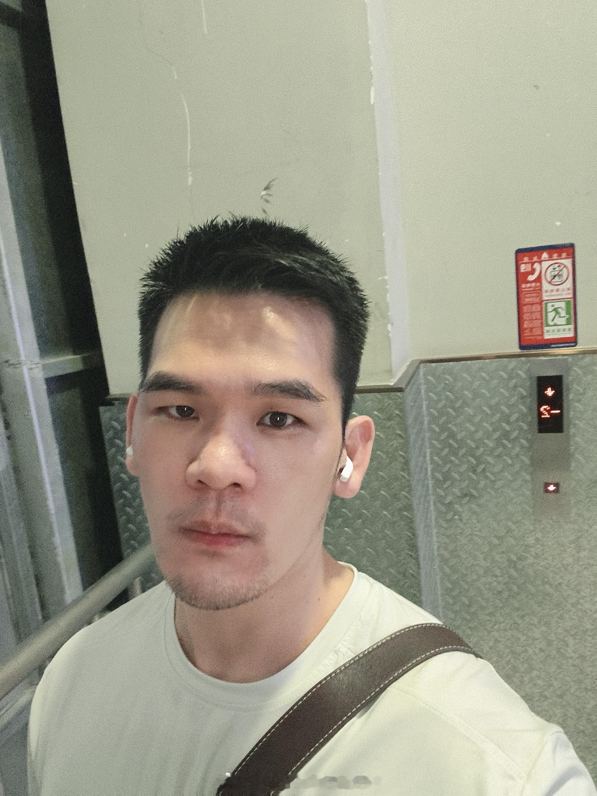 最近有什么值得开心的事吗？说来听听 