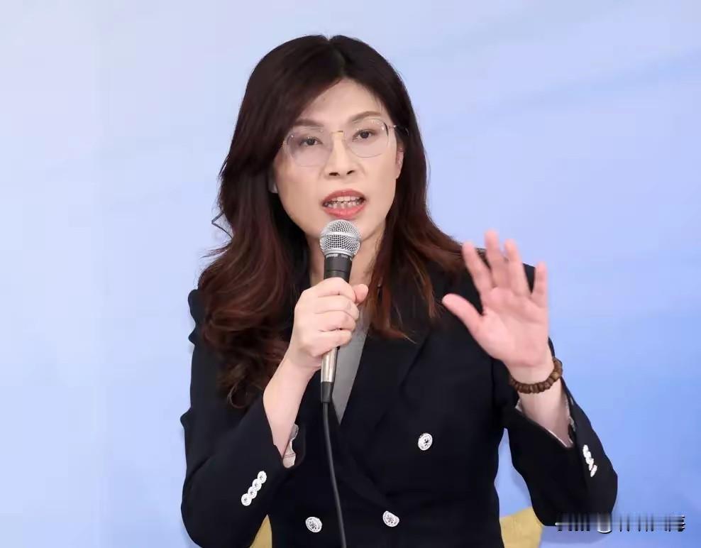 民进党这波简直赚麻了，做梦都没想到国民党会送上这么厚重的“新年大礼”——自己人窝