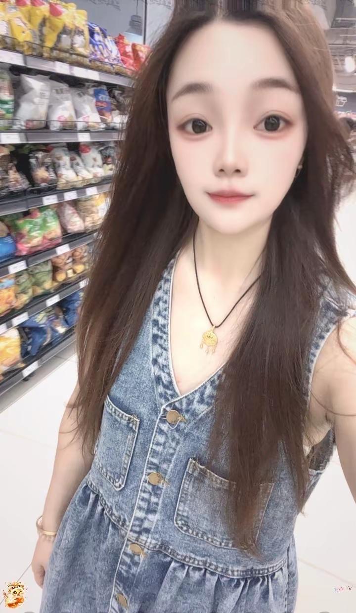 “无论什么关系 我看不到我想要的态度， 我自然会收回我所有的好 这叫识趣…”