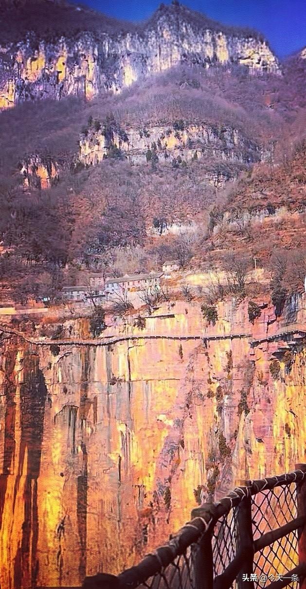 与闹市很远
与太阳很近
世界
早安
[祈祷]
清晨美景照