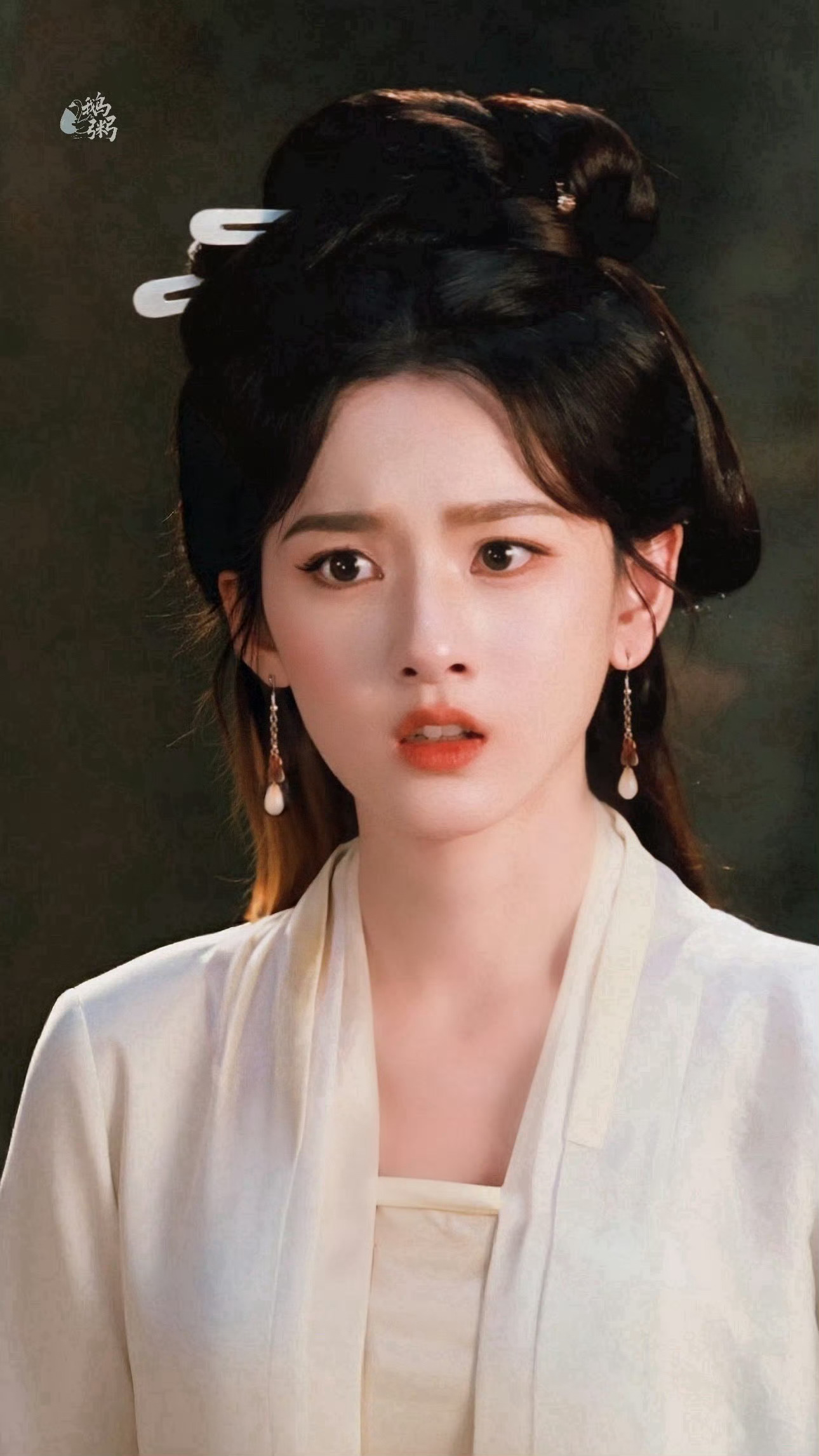 美人惊斥 