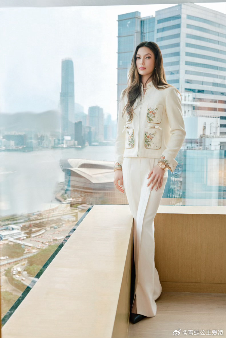 香港巾帼建新力论坛对女性力量的推广和认可。 我学到很多，也激励了我。 我们一起加