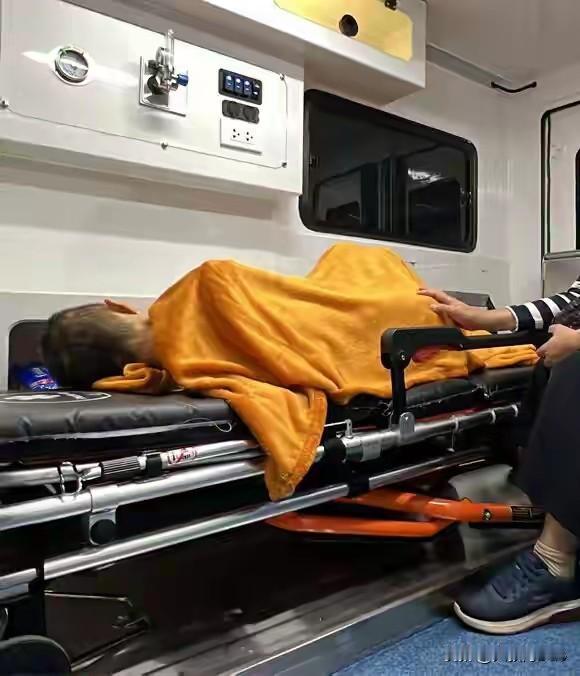 泰国女子脑癌死亡火化前突然睁眼！专家：假死还是真奇迹？生命奥秘远超想象
 
昨天