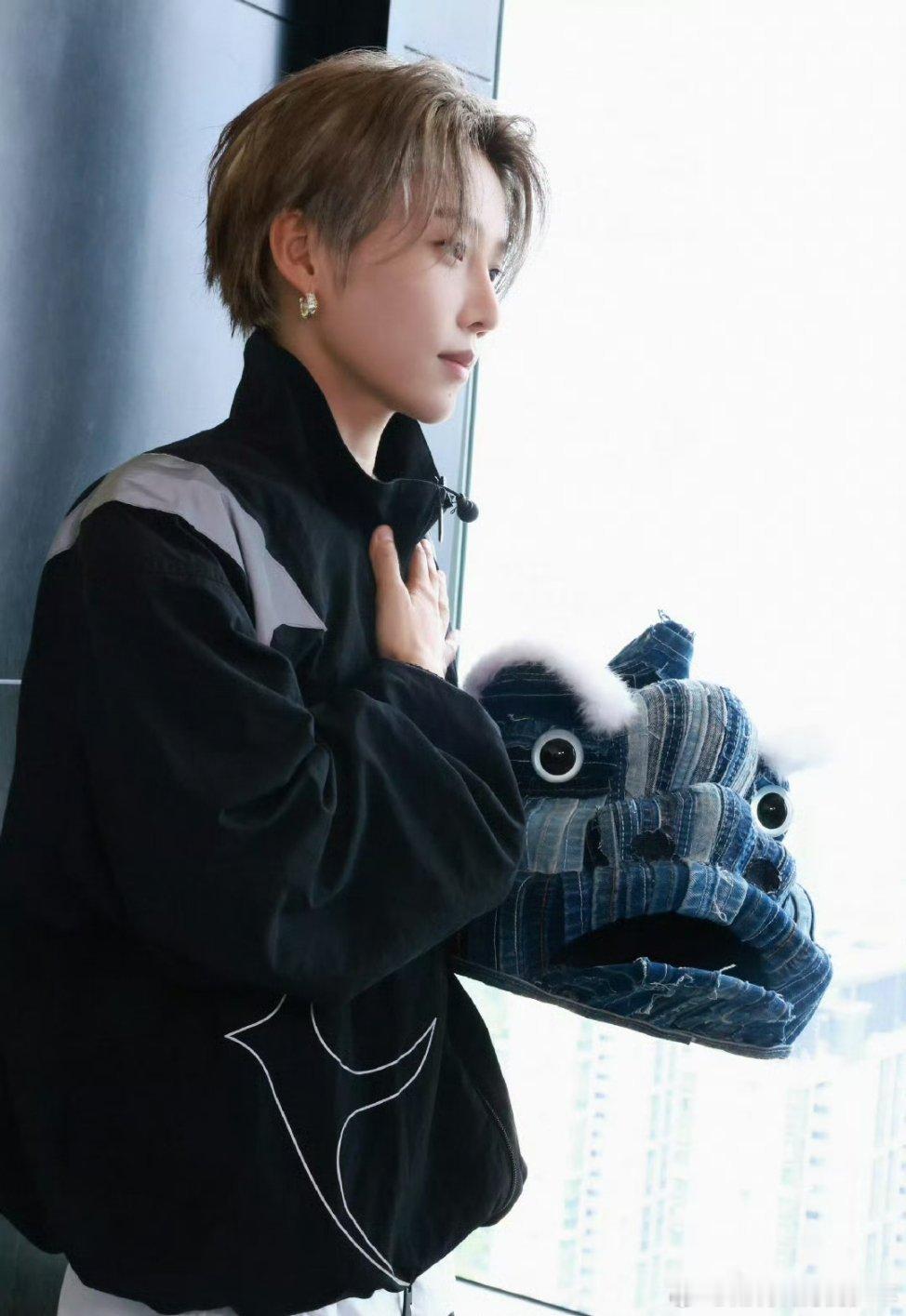 刘雨昕💙民族文化与时尚潮流的领航人，传统和潮流感在刘雨昕身上融合得非常好，期待